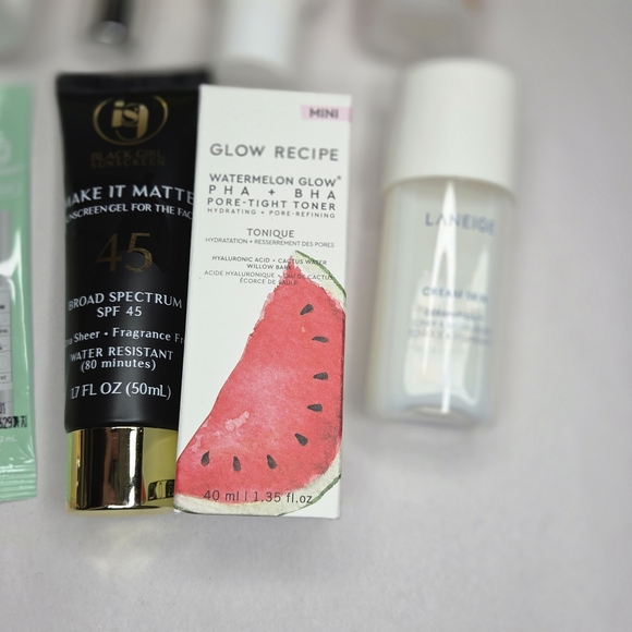 NWT Not So Mystery Skincare and Body Care Box - Picture 4 of 6